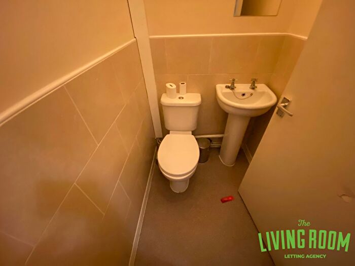 5 Bedroom Property To Rent In Mackintosh Place, Roath, Cardiff, CF24