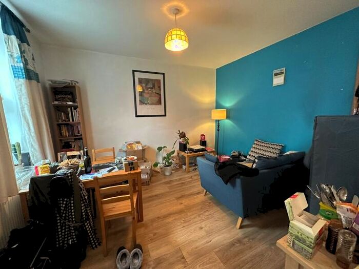 2 Bedroom Terraced House To Rent In Kelsall Road, Hyde Park, Leeds, LS6