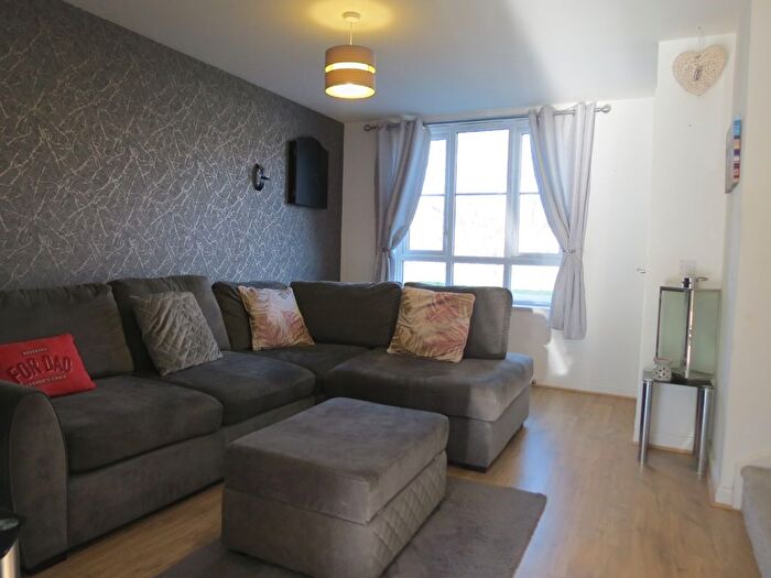 3 Bedroom End Of Terrace House For Sale In Carbisdale Gardens, Inverness, IV2