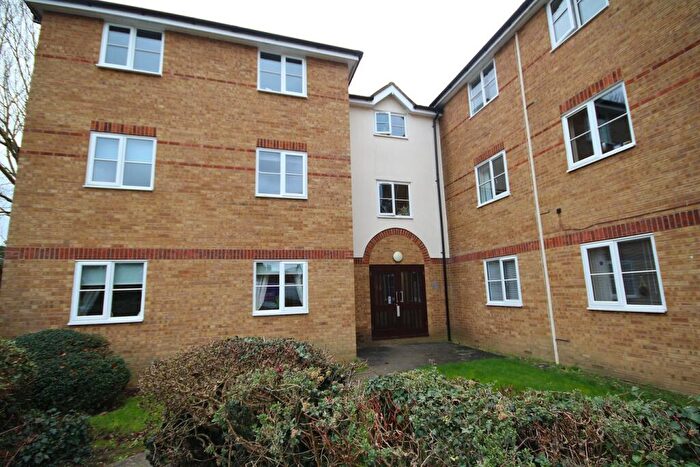 1 Bedroom Apartment For Sale In Chagny Close, Letchworth Garden City, SG6