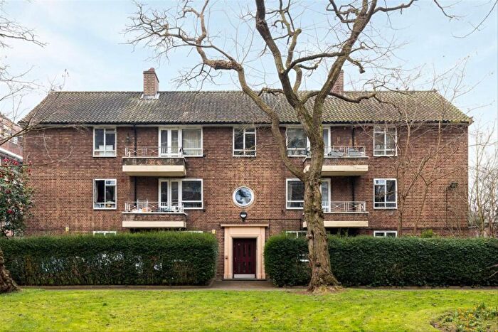 3 Bedroom Flat To Rent In Townshend Estate, St, John's Wood, NW8