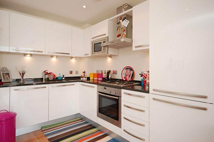 1 Bedroom Flat To Rent In Highgate Road, Kentish Town, London, NW5