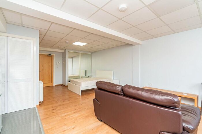 Flat To Rent In London Road, Southampton, SO15