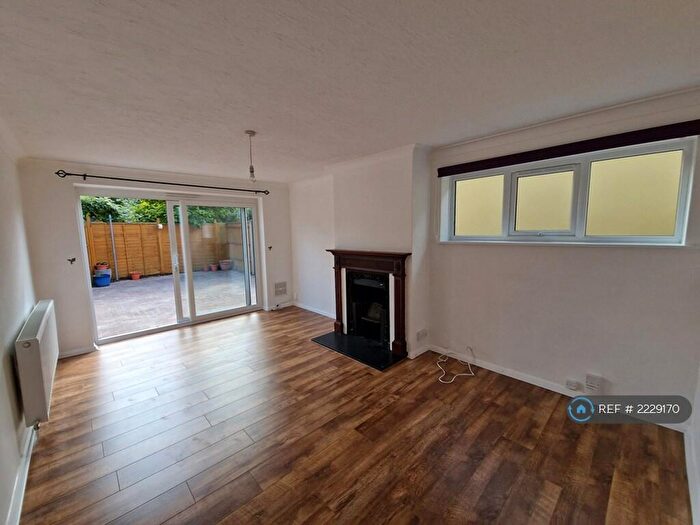 2 Bedroom Maisonette To Rent In Hilldale Road, West Sutton, SM1