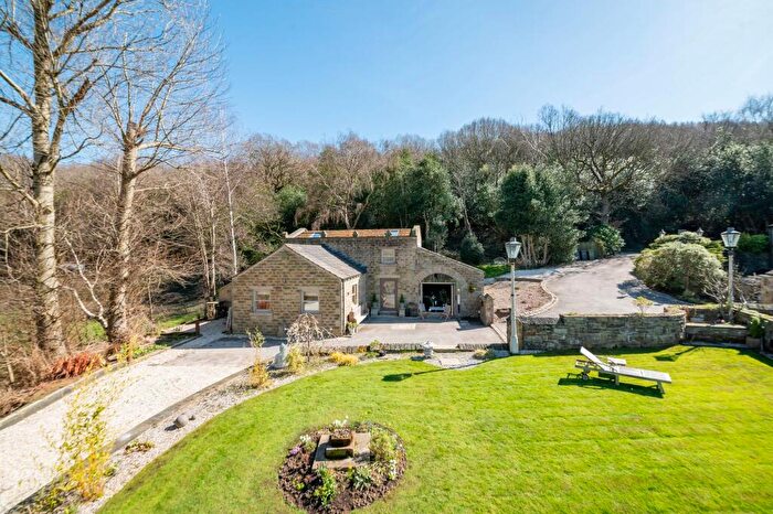 2 Bedroom Detached House For Sale In Bent Ley Road, Meltham, HD9