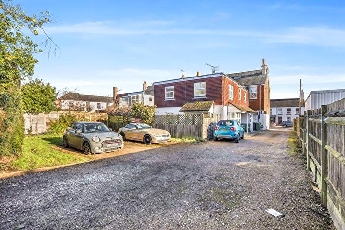 2 Bedroom Flat For Sale In High Street, Henfield, BN5