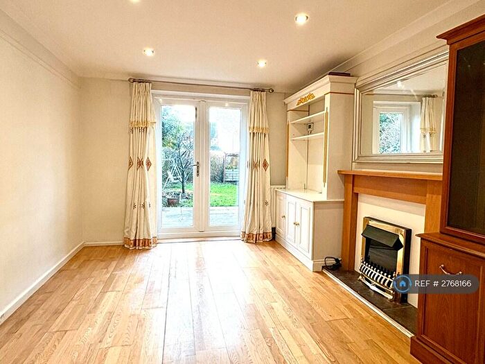 4 Bedroom End Of Terrace House To Rent In Kings Hedges Road, Cambridge, CB4
