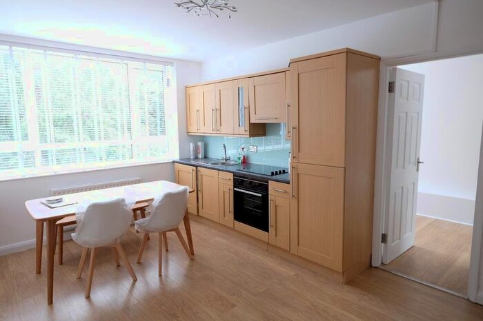 1 Bedroom Flat To Rent In Very Near Kersfield Road Area, Putney, SW15