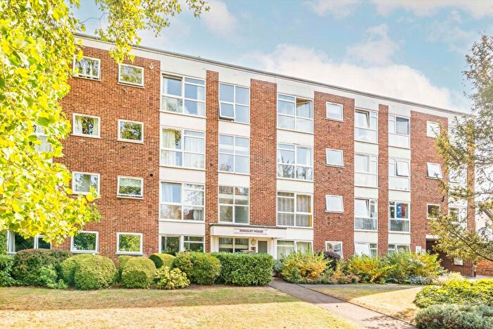 1 Bedroom Flat For Sale In Claremont Road, Surbiton, KT6