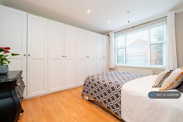 2 Bedroom Flat To Rent In Briar Court, Cheam, Sutton, SM3