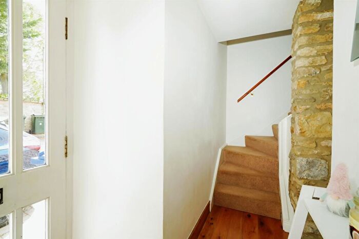 2 Bedroom Barn Conversion For Sale In Priory Lane, Bicester, OX26