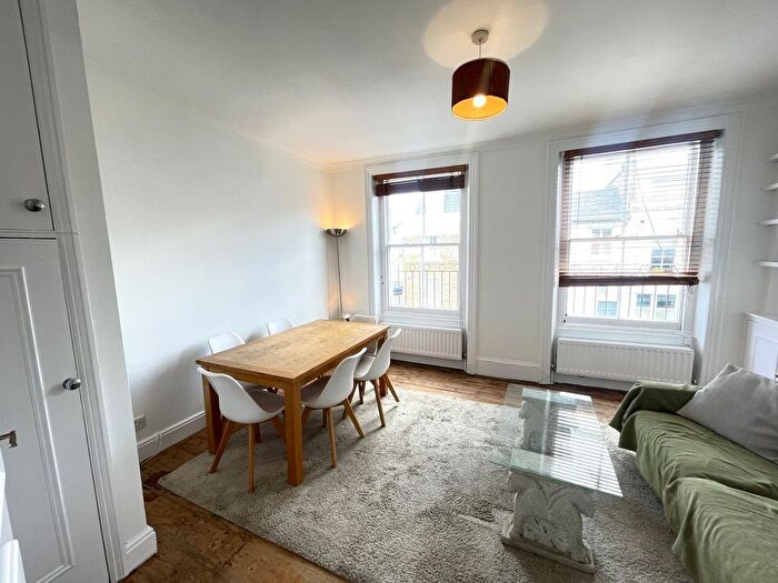1 Bedroom Flat To Rent In Masbro Road, Brook Green, W14