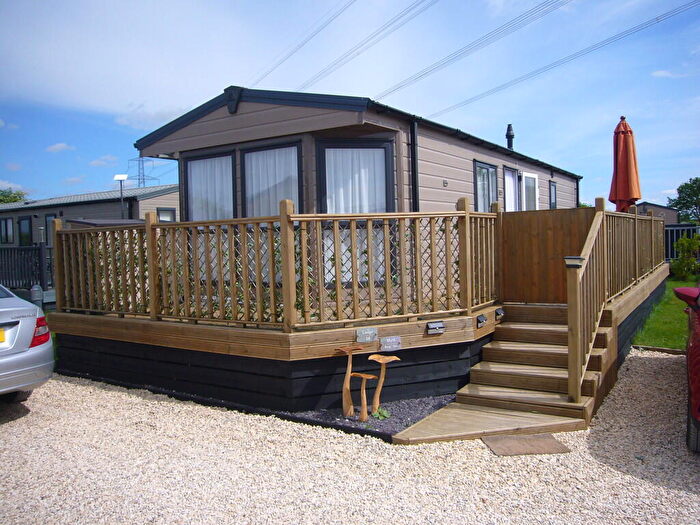 2 Bedroom Chalet For Sale In Fine Country Lodges, Street Lane, Bubwith, DN14