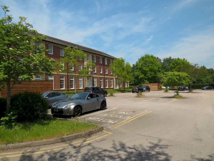 Flat To Rent In Exminster House, Exeter, EX6