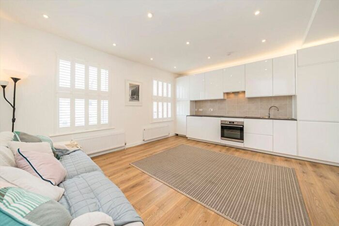 2 Bedroom Flat For Sale In Kirkwood Road, Peckham, SE15