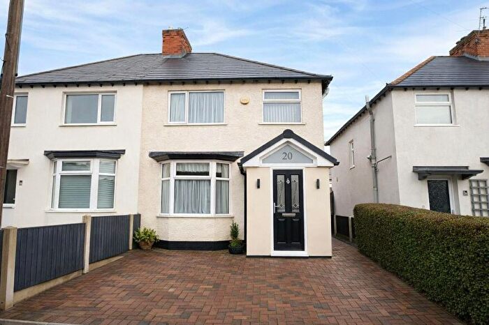 3 Bedroom Semi-Detached House For Sale In Collin Avenue, Sandiacre, NG10