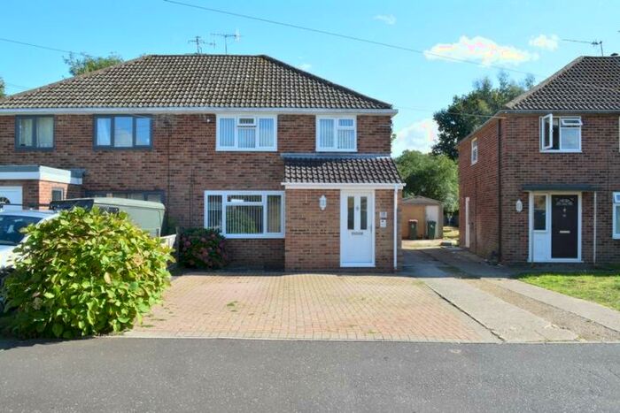 3 Bedroom Semi-Detached House To Rent In Burlands, Langley Green, RH11