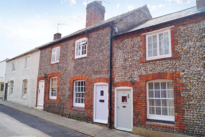 1 Bedroom Terraced House To Rent In Bond Street, Arundel, BN18