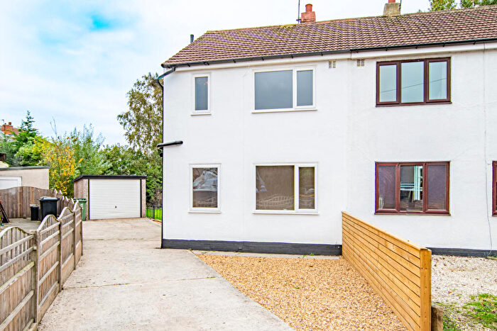 2 Bedroom Semi-Detached House For Sale In St. Georges Avenue, Rothwell, Leeds, LS26