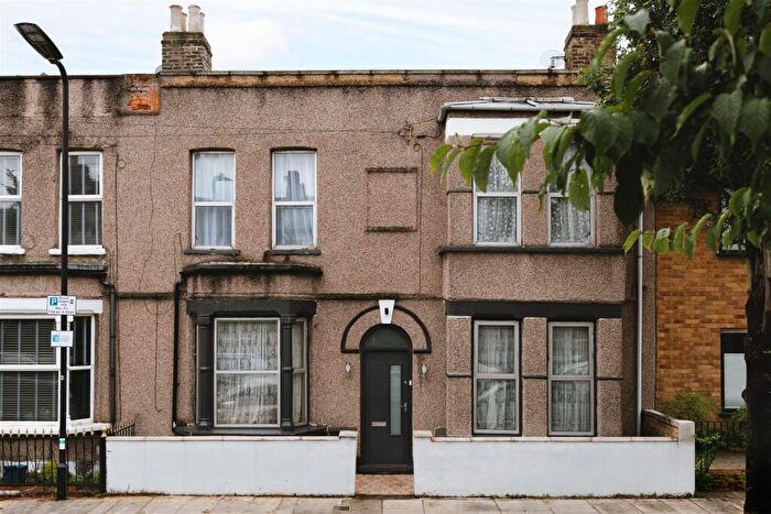 3 Bedroom Terraced House For Sale In Atherden Road, Hackney, E5