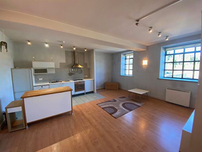 2 Bedroom Flat To Rent In Cumin Court, Honley, Holmfirth, HD9