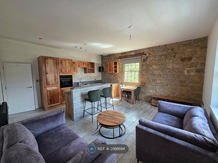 2 Bedroom Flat To Rent In Hutchinson Place, Leeds, LS5