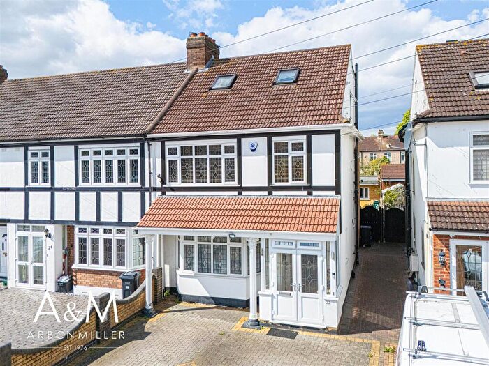 6 Bedroom End Of Terrace House For Sale In Coronation Close, Barkingside, IG6