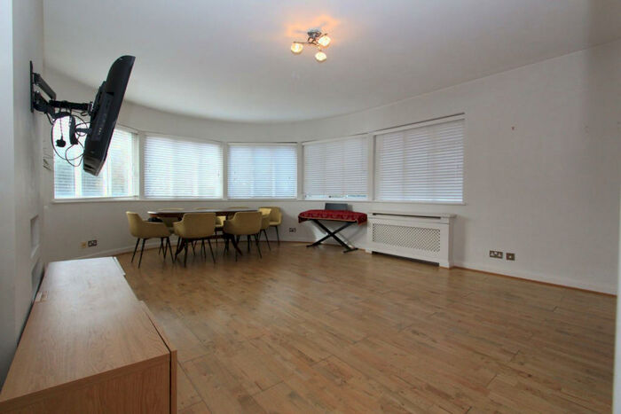 2 Bedroom Apartment To Rent In Belvedere Court, Lyttelton Road, London, N2