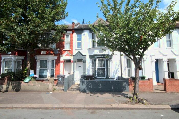 3 Bedroom Detached House To Rent In Belgrave Road, Walthamstow, London, E17