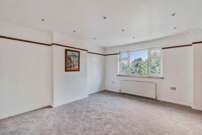 5 Bedroom Semi-Detached House To Rent In Westhorne Avenue, Eltham, London, SE9