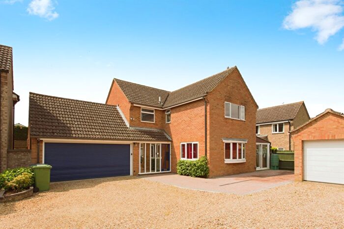 4 Bedroom Detached House For Sale In Brackenbury, Impington, Cambridge, CB24