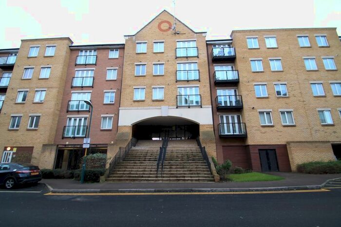 2 Bedroom Flat To Rent In Black Eagle Drive, Gravesend, Kent, DA11