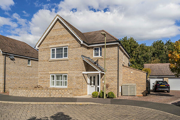 4 Bedroom Detached House For Sale In Woodland Close, Launton, OX26