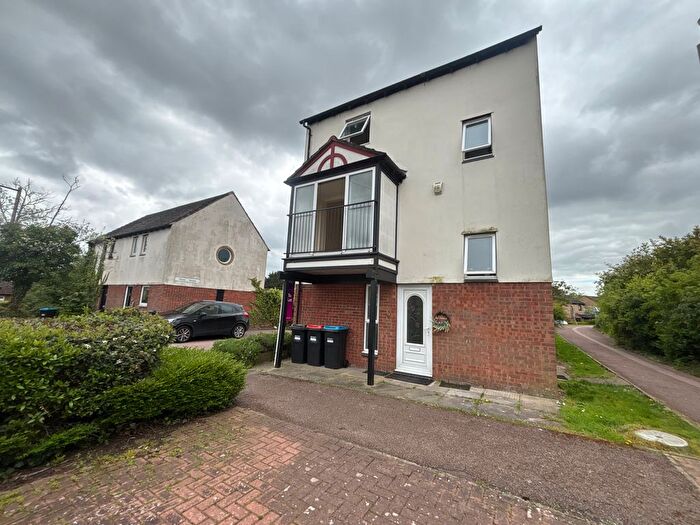 4 Bedroom Property To Rent In Lennon Drive, Milton Keynes, MK8