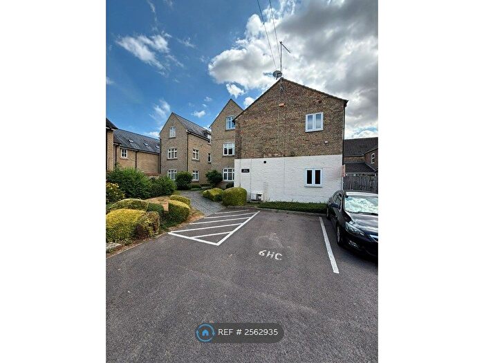 2 Bedroom Flat To Rent In Mews Close, Ramsey, Huntingdon, PE26