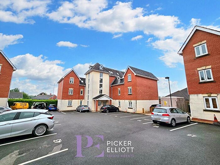2 Bedroom Flat To Rent In Southfield Road, Ashby House Southfield Road, LE10