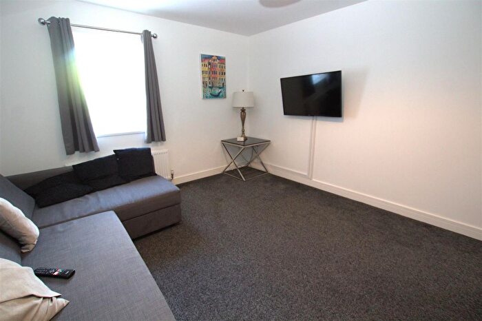 2 Bedroom Flat To Rent In Stone Row, Skinningrove, TS13