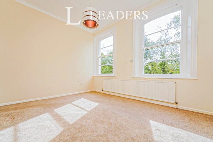 2 Bedroom Apartment To Rent In Battledown Approach, Chelt, GL52