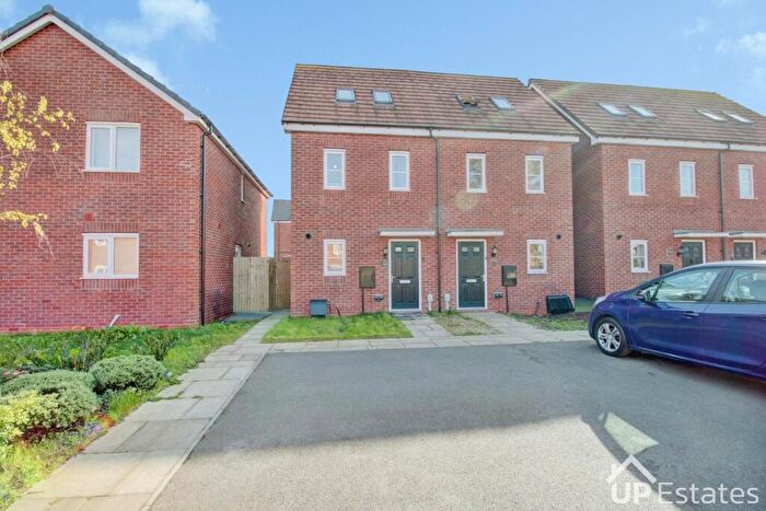 3 Bedroom Semi Detached House For Sale In Willow Way, Coventry, CV3