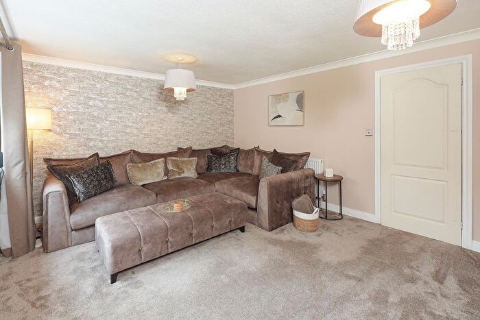 3 Bedroom End Of Terrace House For Sale In Exeter Drive, Marston Green, Birmingham, B37