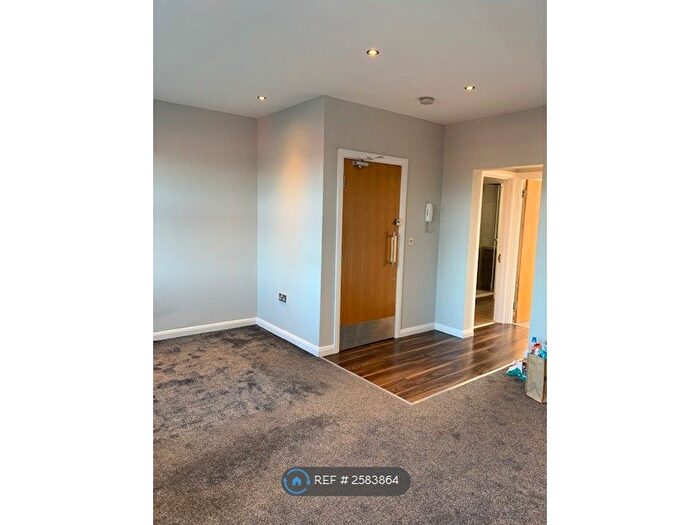 Studio To Rent In High Street, Potters Bar, EN6