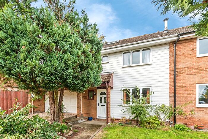 4 Bedroom Semi-Detached House For Sale In Bakers Piece, Kingston Blount, Chinnor, OX39