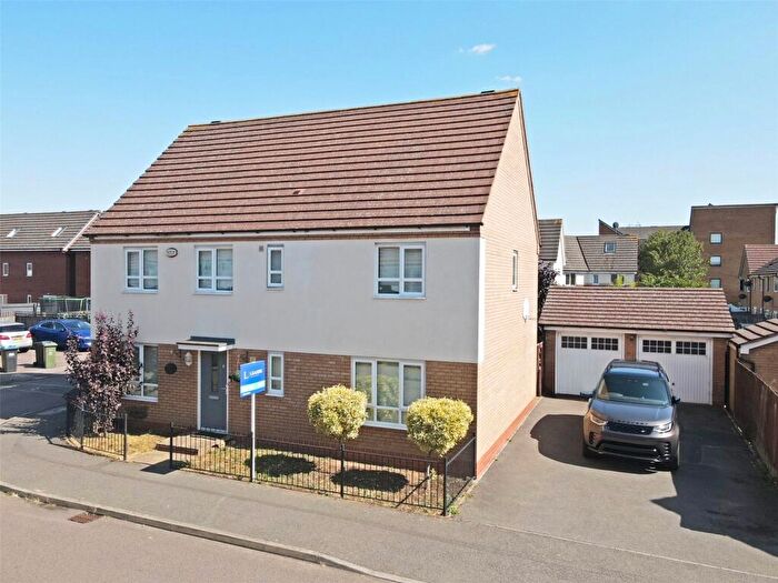 4 Bedroom Detached House For Sale In Strathspey Gate, Broughton, Milton Keynes, MK10