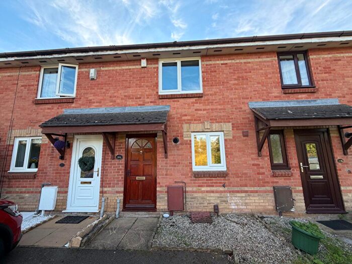 2 Bedroom House To Rent In Benskins Oval, Leicester, LE4