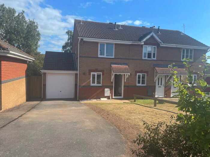 2 Bedroom Semi-Detached House To Rent In Llanmead Gardens, CF62
