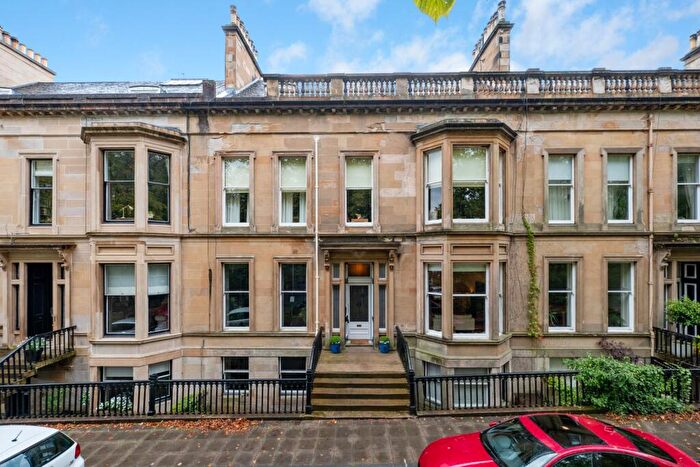 3 Bedroom Apartment For Sale In / Queens Gardens, Dowanhill, G12