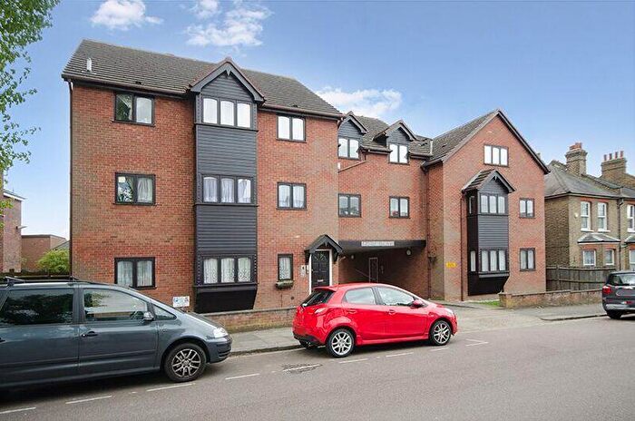 1 Bedroom Apartment To Rent In Dale Grove, London, N12