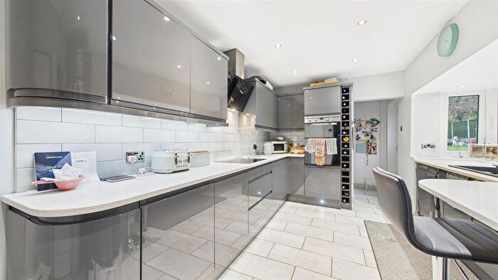 3 Bedroom Semi-Detached House For Sale In Beecher Street, Halesowen, B63