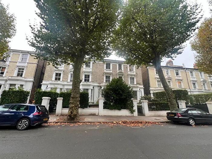 1 Bedroom Flat For Sale In Bassett Road, London, W10