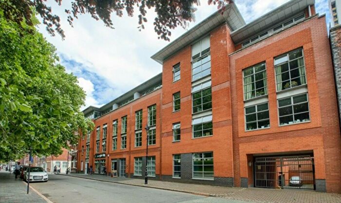 2 Bedroom Apartment To Rent In St. Pauls Square, Birmingham, B3